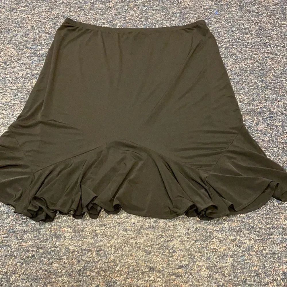 Elementz Black Ruffle Skirt sz. XL